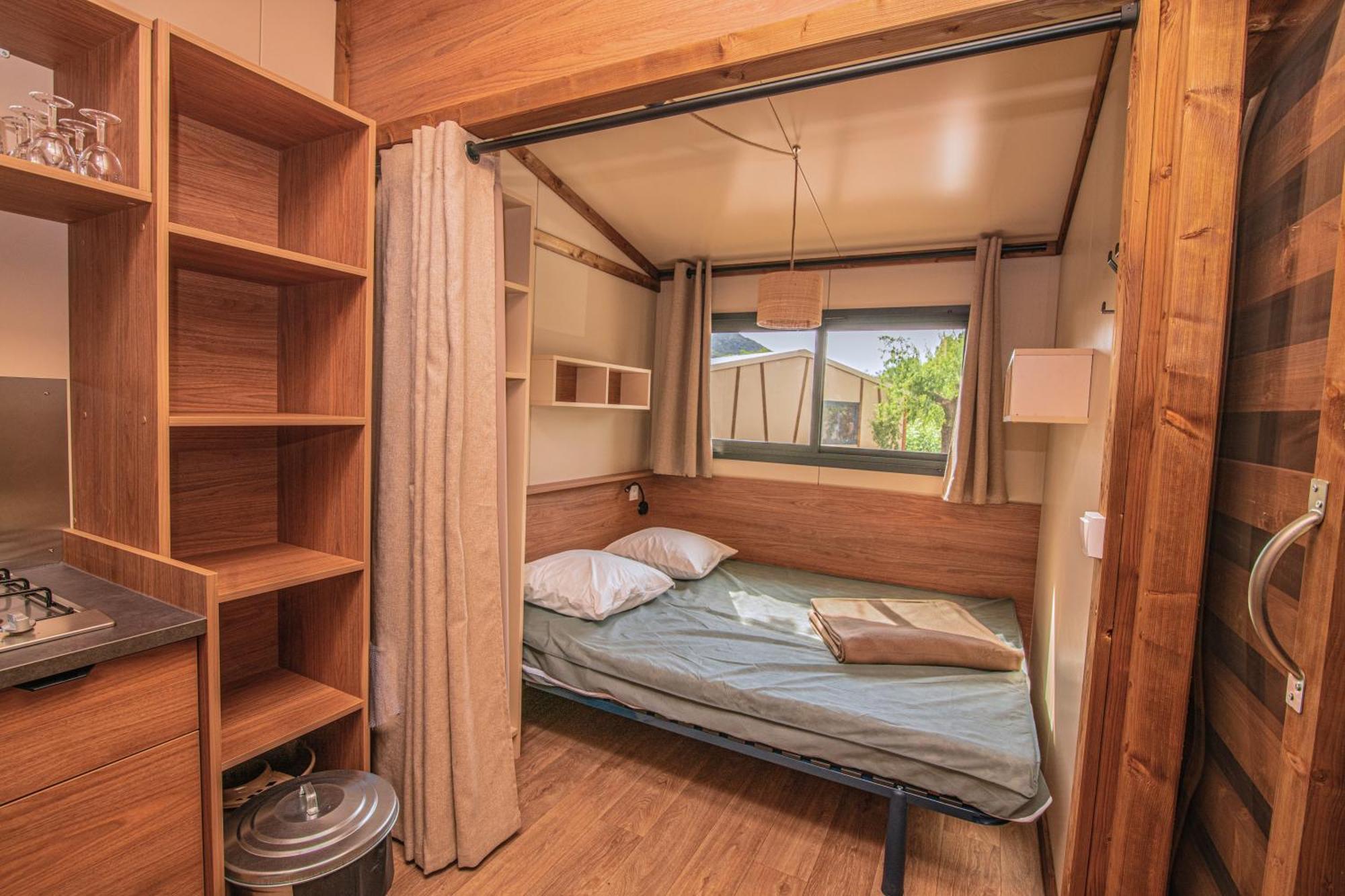 Camping Onlycamp Les Vailhes Lodève Kamer foto
