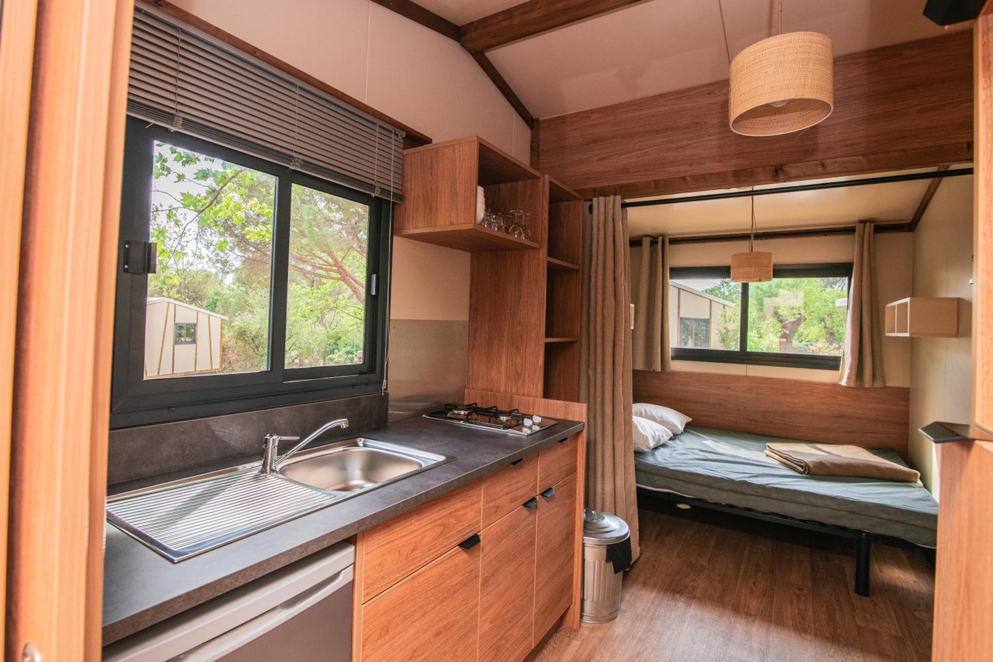 Camping Onlycamp Les Vailhes Lodève Kamer foto